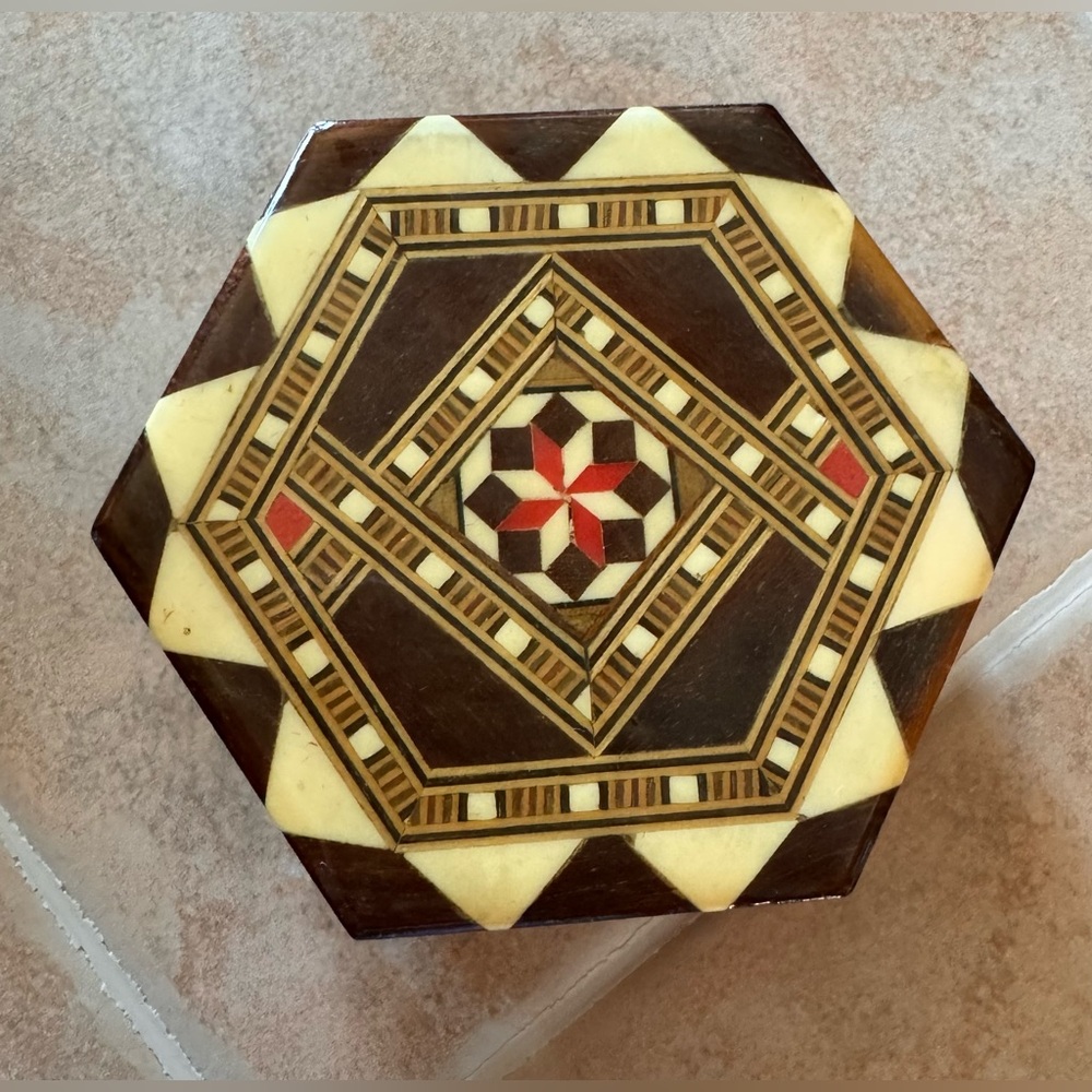 Inlay Marquetry Vintage Hexagonal Trinket Box✨